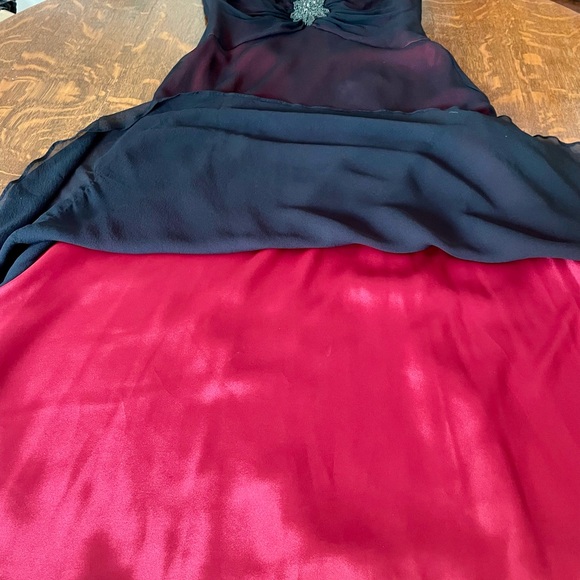 Jones New York Red Black Silk Embellished Sleeveless Midi Dress - Picture 5 of 8